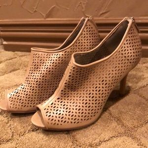 Like new Ann Taylor heels